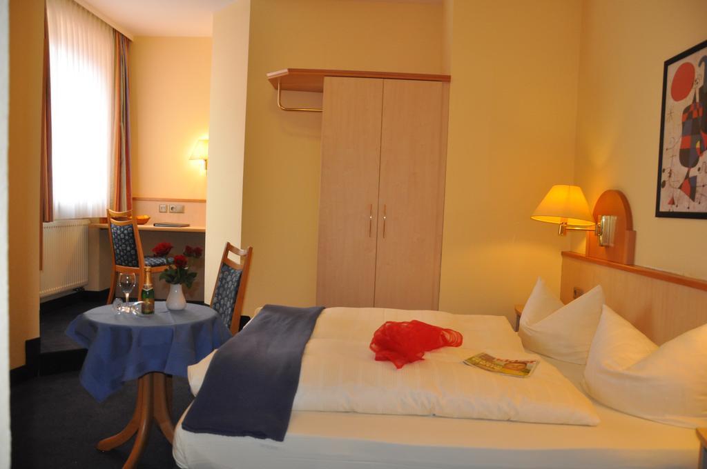 City Partner Hotel Strauss Вюрцбург Екстериор снимка