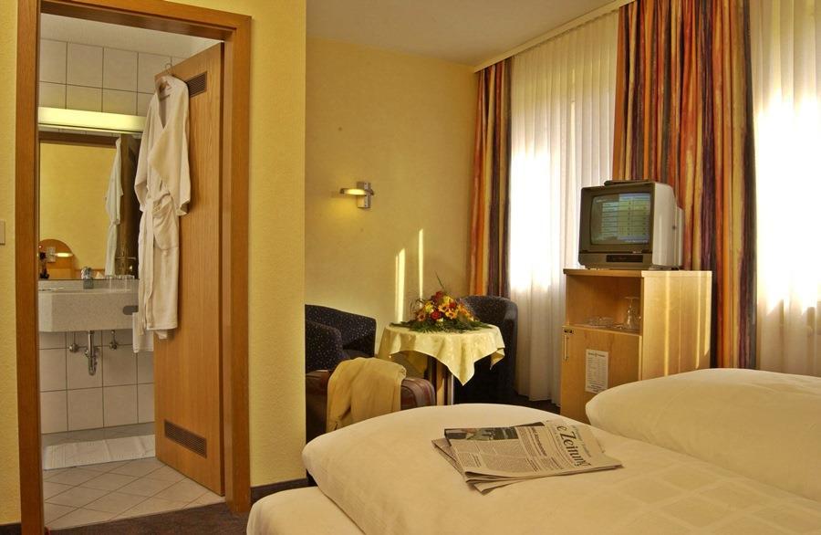 City Partner Hotel Strauss Вюрцбург Стая снимка