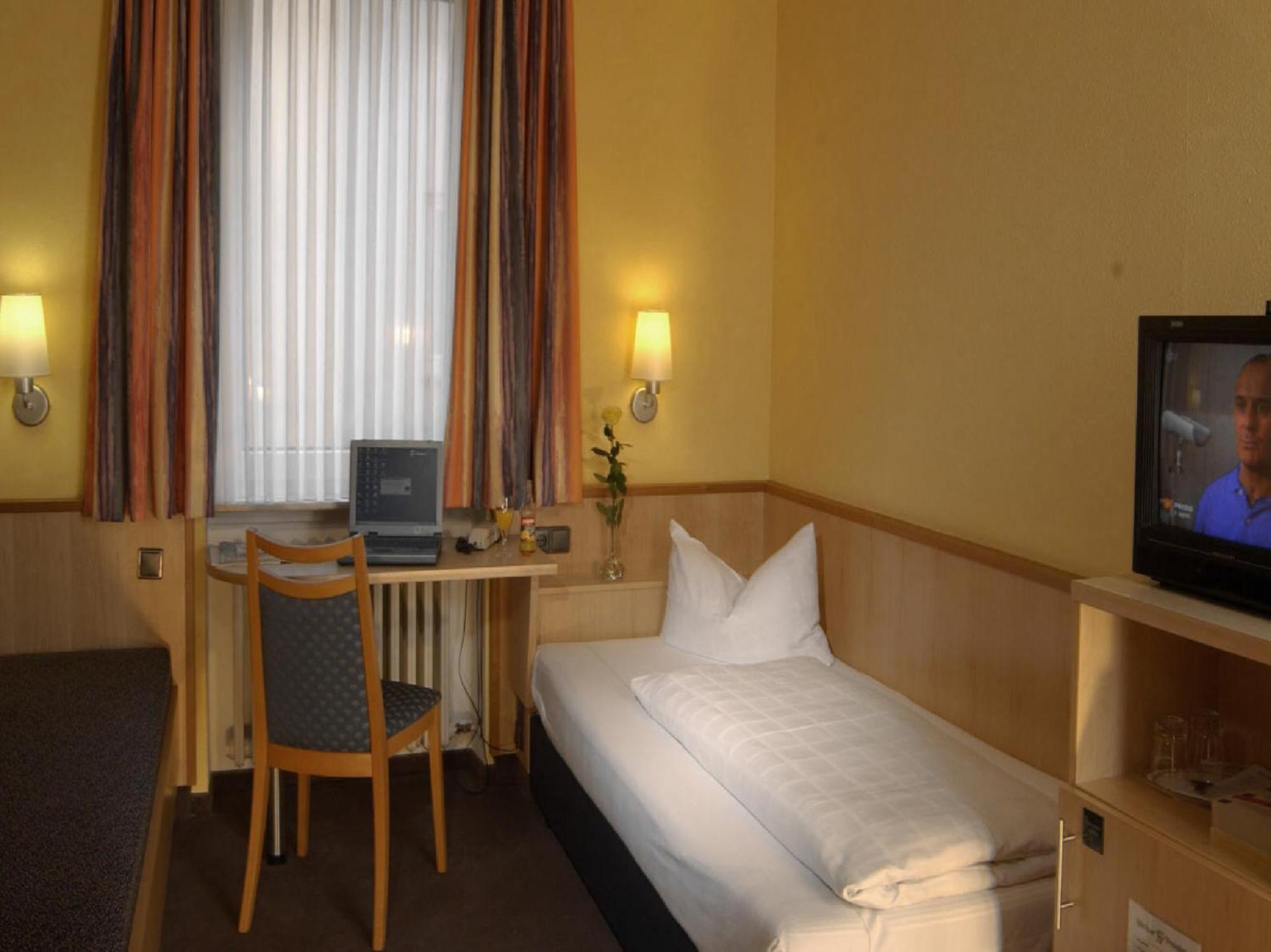 City Partner Hotel Strauss Вюрцбург Екстериор снимка