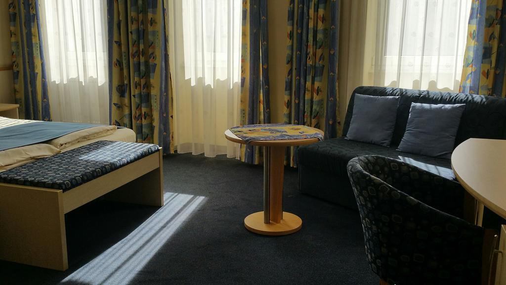 City Partner Hotel Strauss Вюрцбург Екстериор снимка