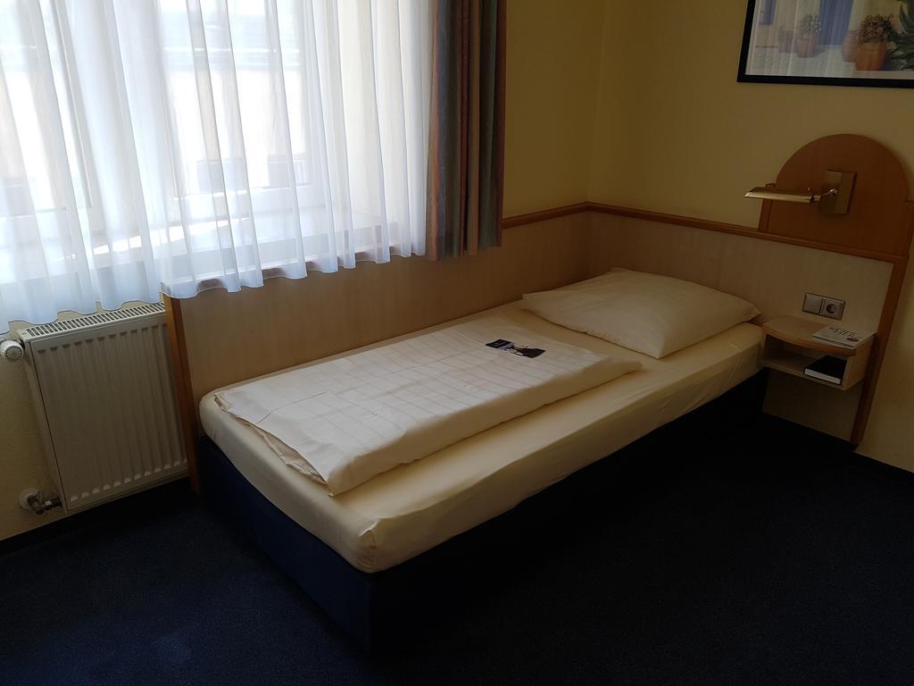 City Partner Hotel Strauss Вюрцбург Екстериор снимка