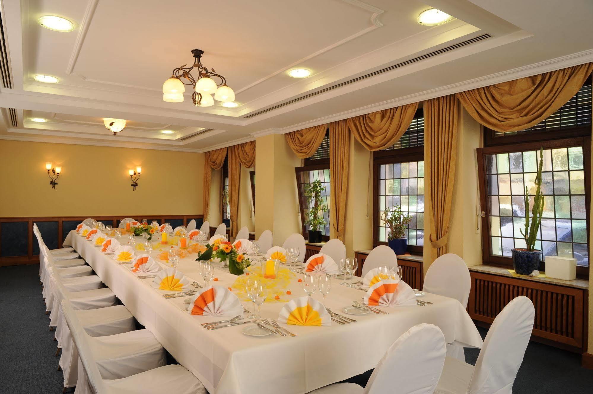 City Partner Hotel Strauss Вюрцбург Екстериор снимка
