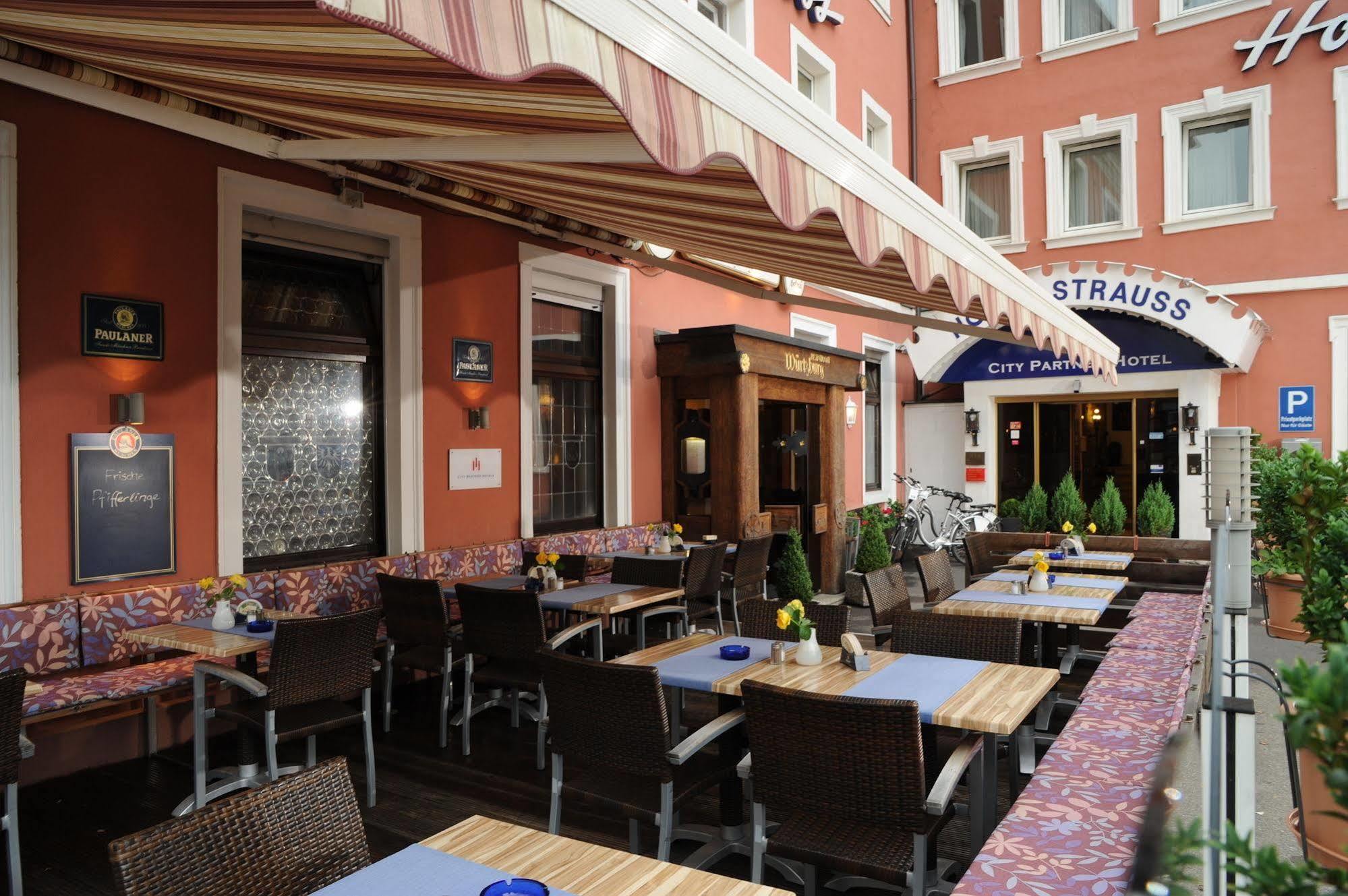 City Partner Hotel Strauss Вюрцбург Екстериор снимка