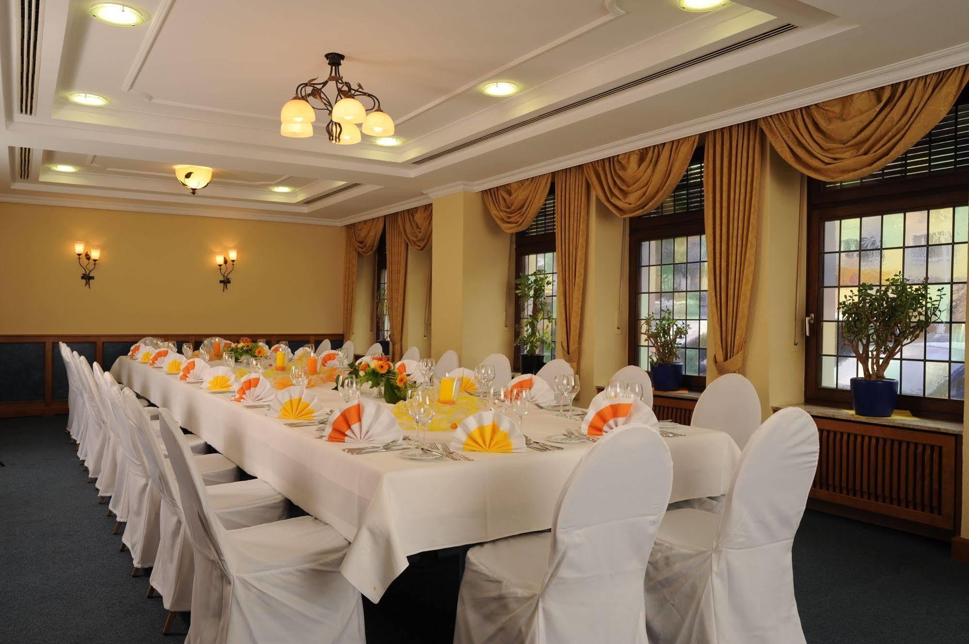 City Partner Hotel Strauss Вюрцбург Екстериор снимка